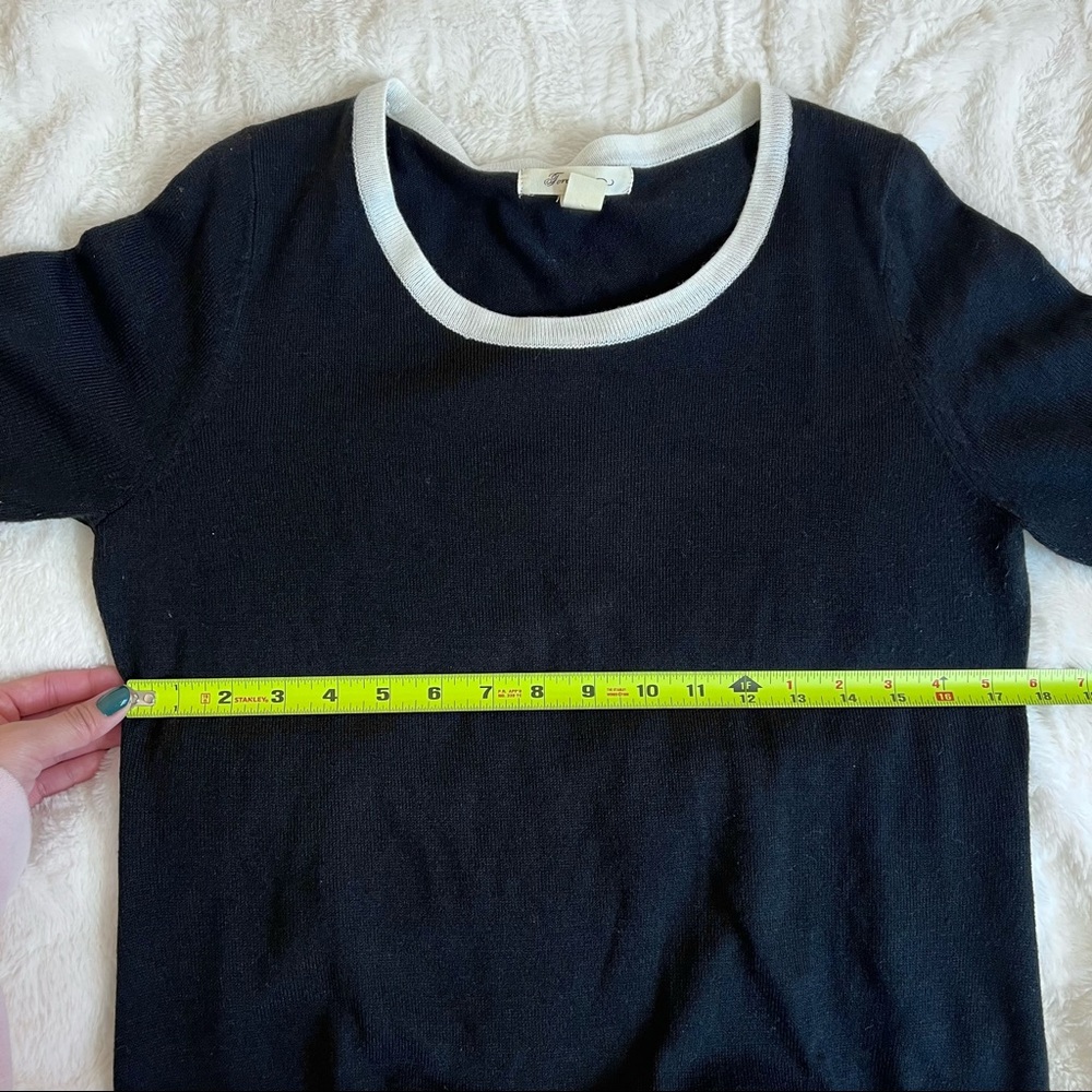 F21 Black & Cream White Color Block Round Neck Acrylic Sweater Size Large - Picture 7 of 8